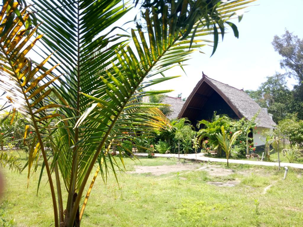 Rose Bungalow Pemenang Exterior foto